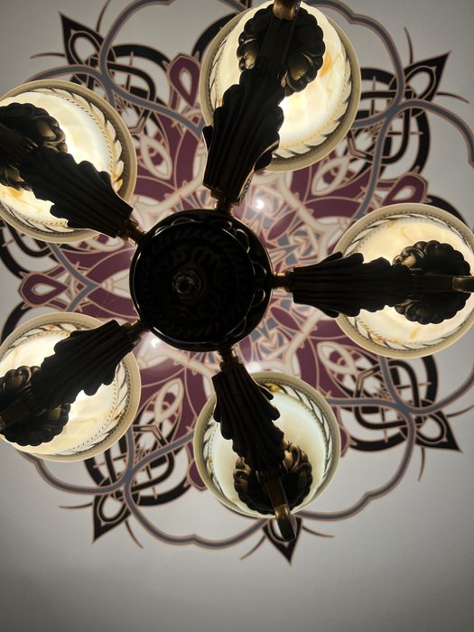 Продам люстру в рабочем состоянии