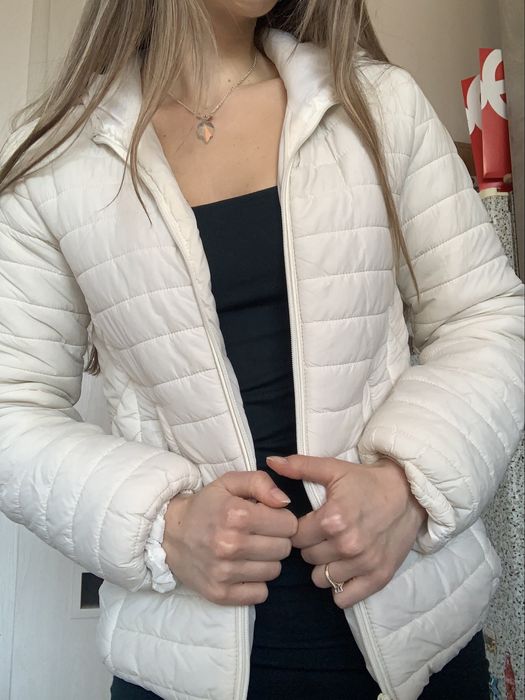 Stradivarius Есенно бяло шушлеково яке Размер S