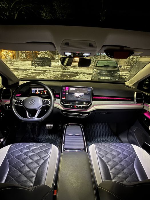 Volkswagen ID.6 CROZZ PRO, 601 km запас ход, 7-местный SUV, 84.8 kWh,