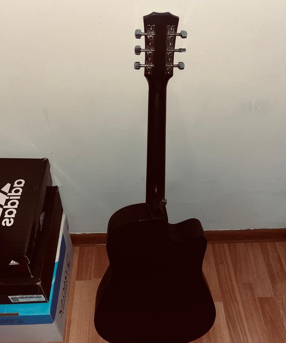 Гитара продаеться