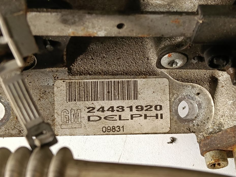Блок вихрови клапи Opel 1.8 16V Astra H / Zafira / Vectra GM 24431920