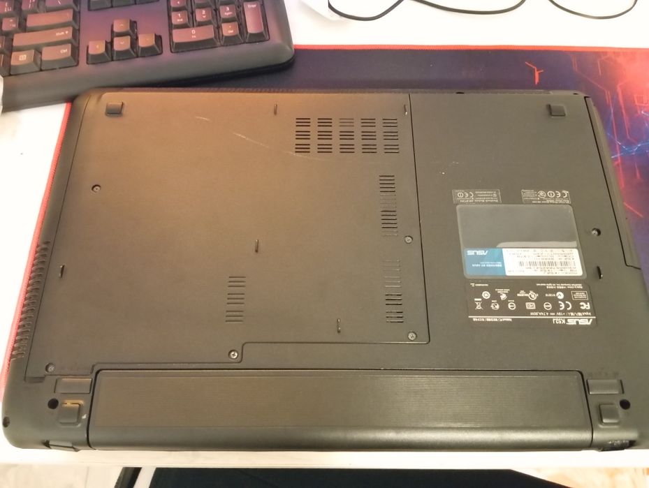 Лаптоп Asus K52J оригинално зарядно,нова батерия(развалена видеокарта)