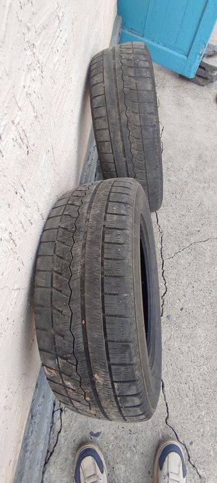 Продам шины б\у 2 штук