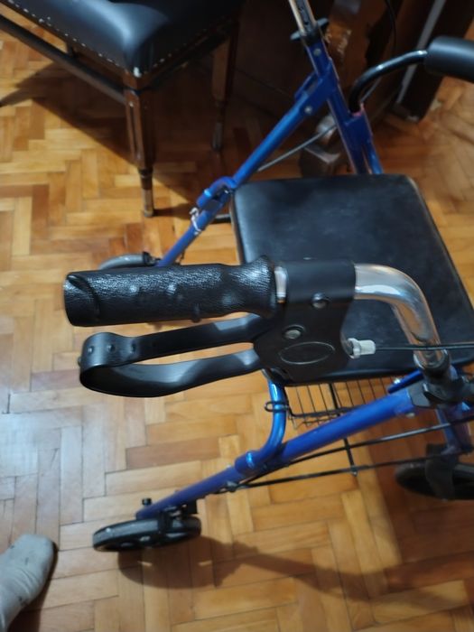 Cadru de mers ortopedic