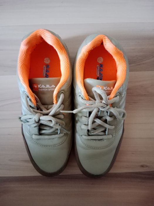 Продам кроссовки