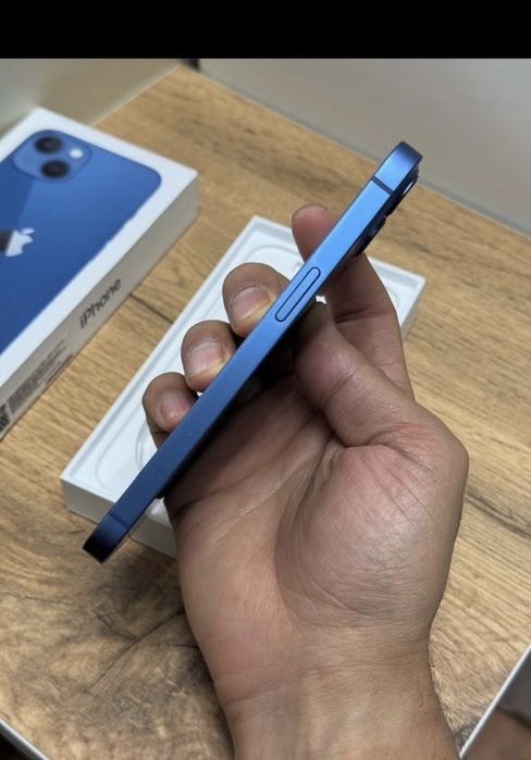 Айфон 13 в отличном состояние