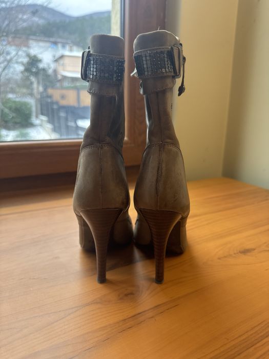 Guess кожени боти на ток, 36