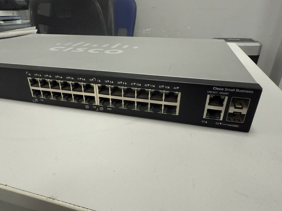 Продам коммутатор Cisco SF200-24P