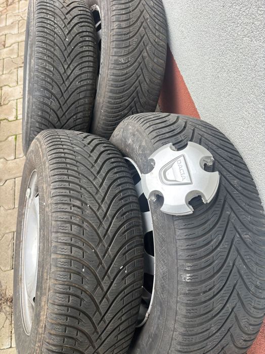 Jante tabla cu anvelope iarna 215 65 R16 Duster/ Qashqai/ ASX