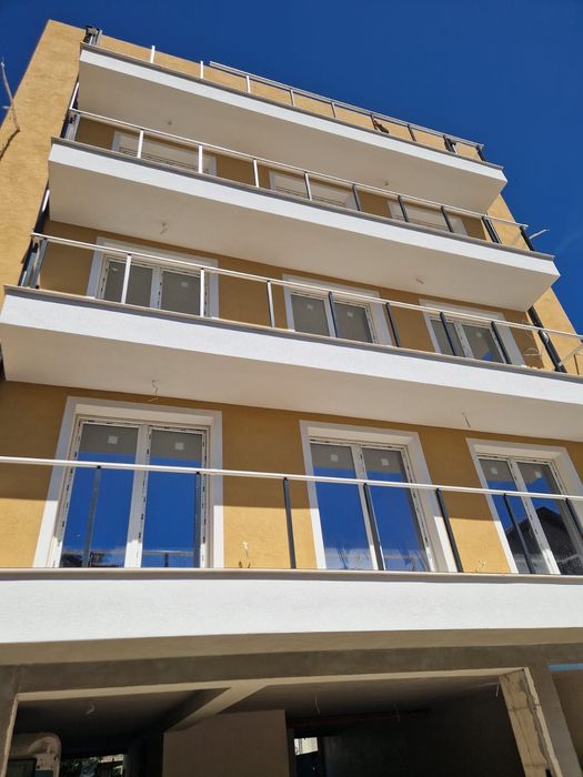 2-СТАЕН за продажба в Погреби с гледка към залива