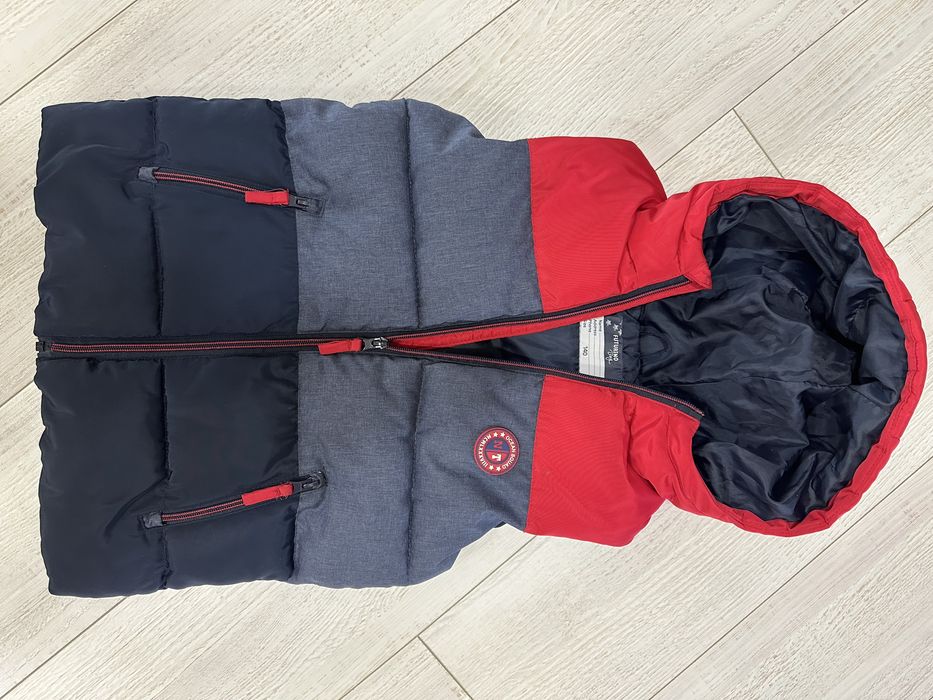 Продам жилет рост 134-140