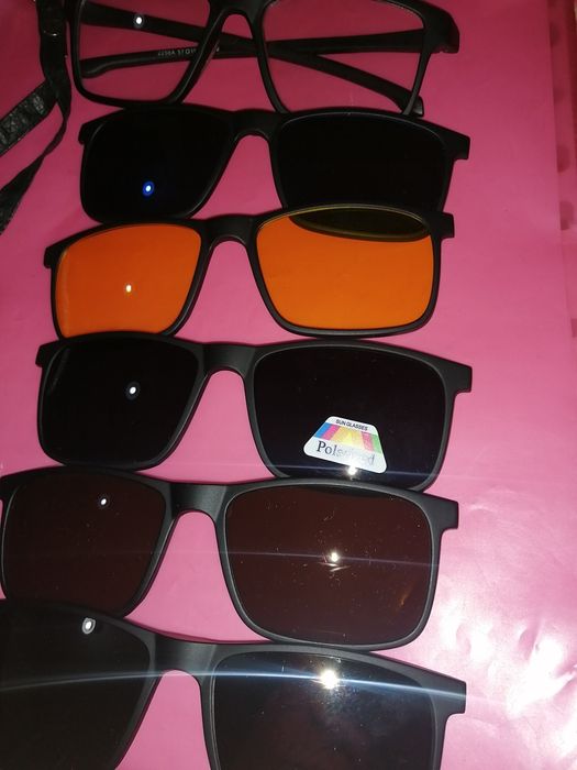 Очки солнцезащитные с разной оправе