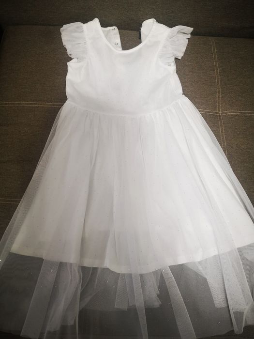 Белое праздничное платье