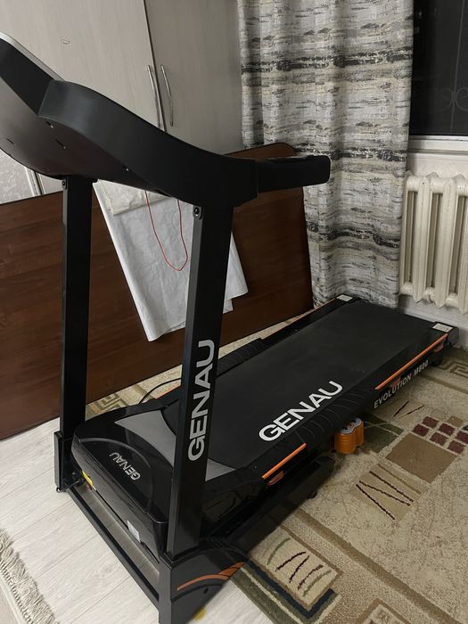 Беговая Дорожка Genau Evolution M800