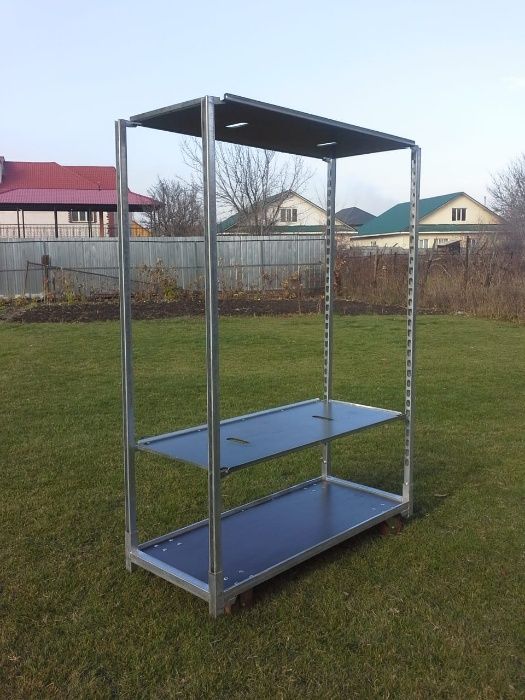 Продаю стеллаж на колесиках