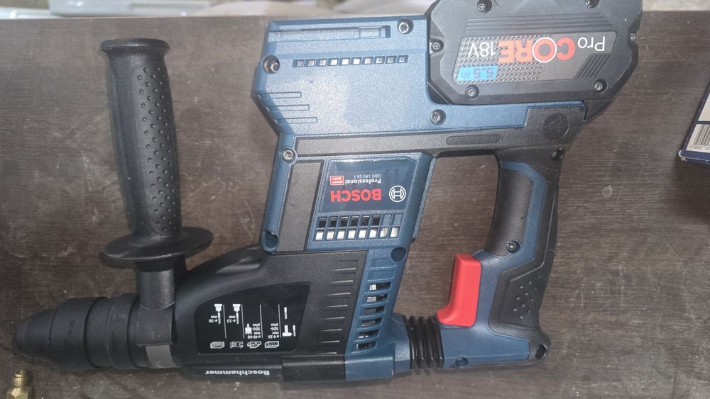 Bosch GBH 18V-26F nouă