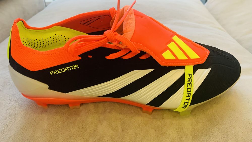 Футбольные бутсы Adidas Predator Elite