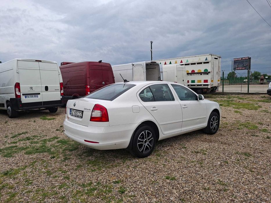 SKODA Octavia 2012 — imagine 5