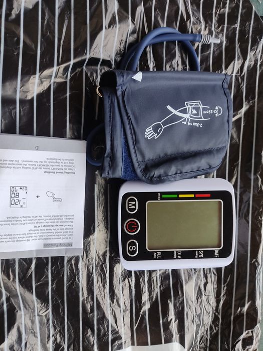 Tanometer turidagi: Arm sphygmomanometer elektr qon bosim oʻlchagich