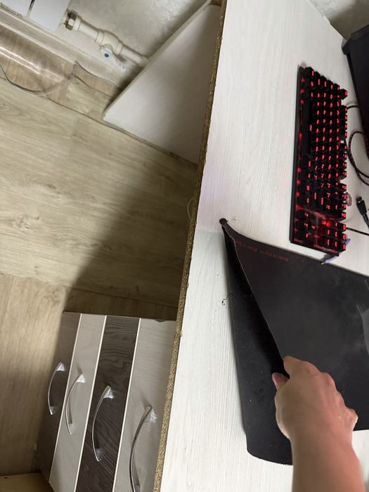 Компьютерный стол