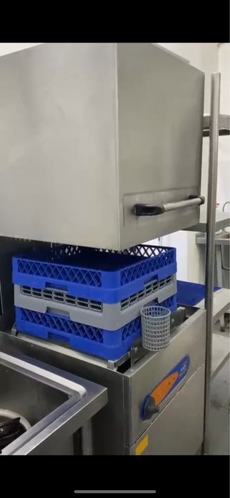 Продаю посудомоечную машину