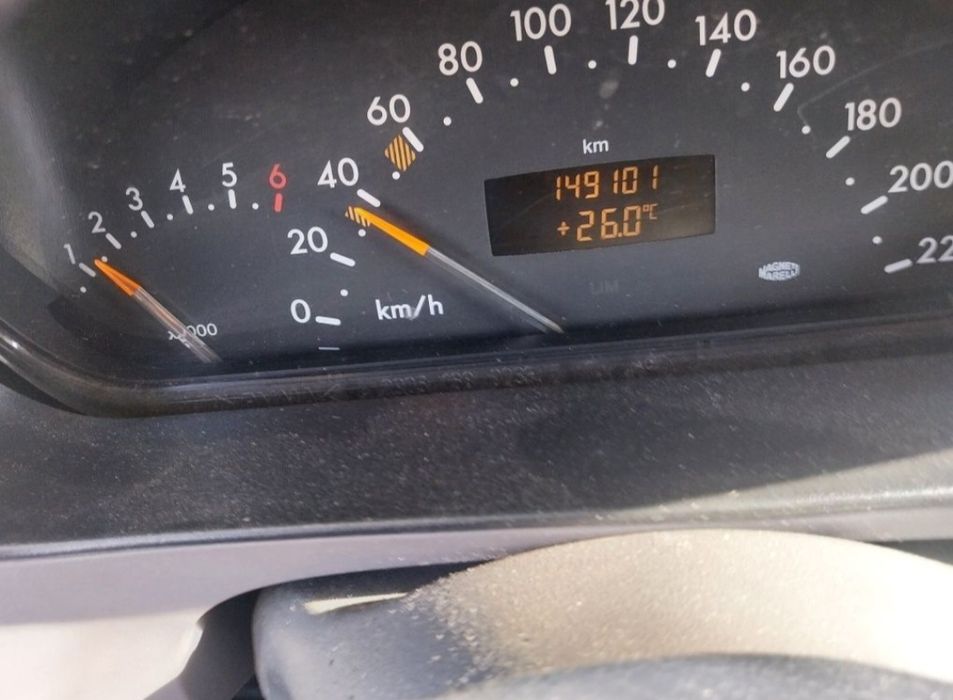 Продавам на части Мерцедес A140 W168 Mercedes Бензин