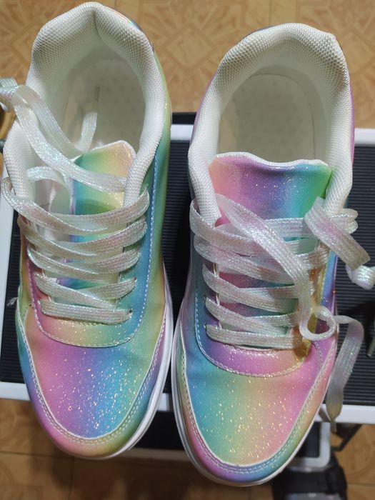 Дамски маратонки в преливащ цвят