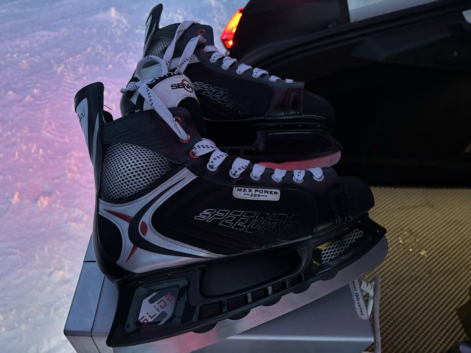 Продам коньки 45 размера