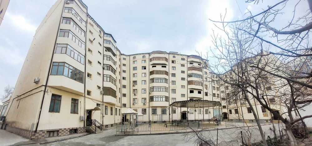 Срочно продаётся квартира 3 комнатная 120м² Микрорайон Дамарик