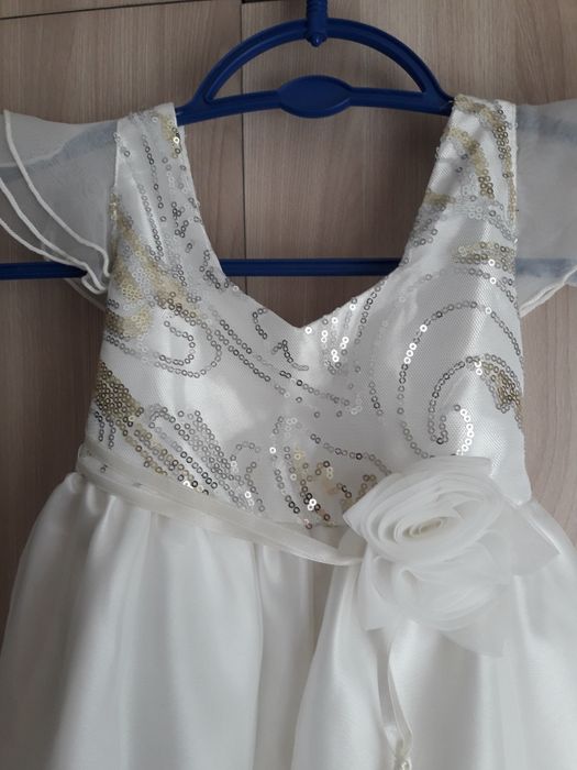 Продам платье детское. Производство Тайланд. Торг.