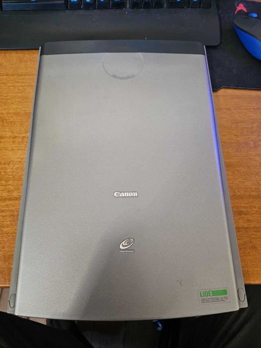 Canon Lide 35 Скенер