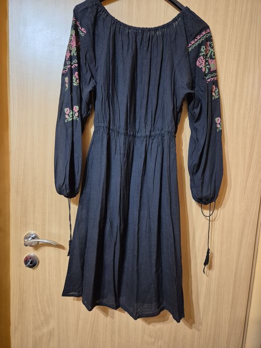 Rochie cu broderie