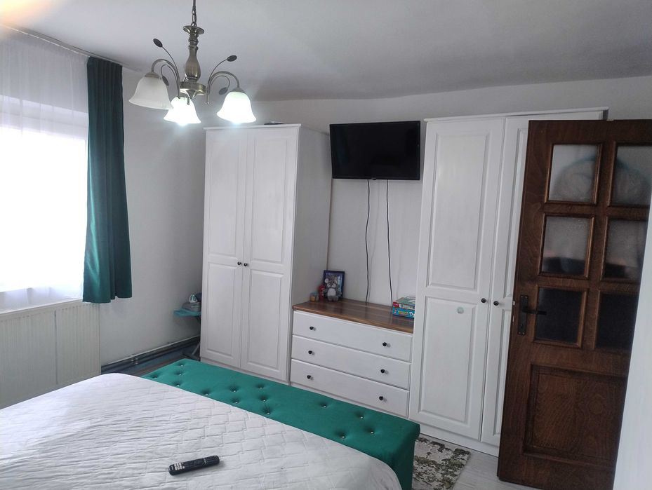 Vând sau schimb apartament cu casa