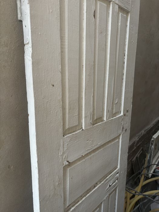 Бөрене сатылады ескі үйдің есіктері бар