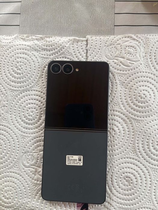 Samsung Z Flip 8
