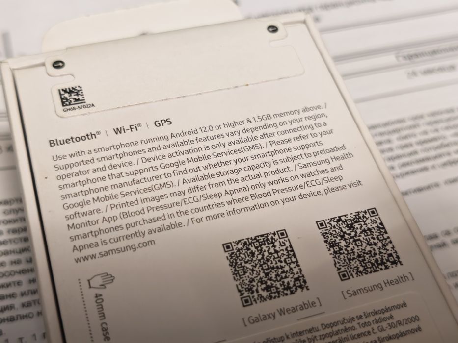 ЗАПЕЧАТАН 40mm Samsung watch 8  BT Yettel Гаранция 2028 Silver