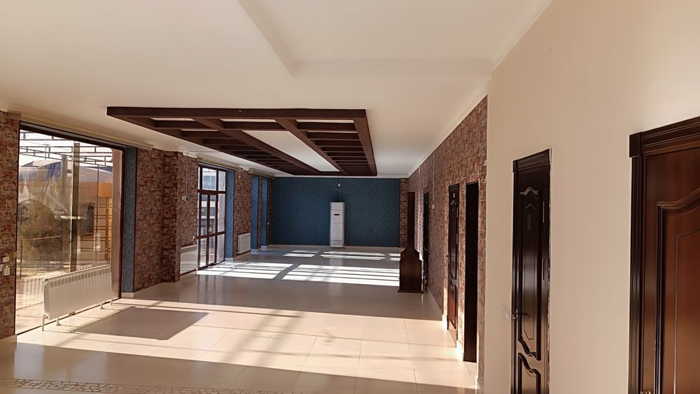 Урганч Шахар Саноатчилар кучасида жойлашган бино ижарага берилади.