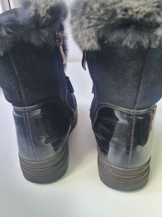 Продам зимние сапожки на девочку