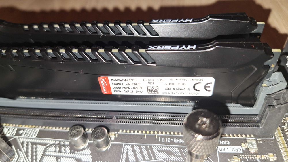 Asus z170 Deluxe + 6700k + 16 GB DDR4 3000MHZ – stare foarte bună!