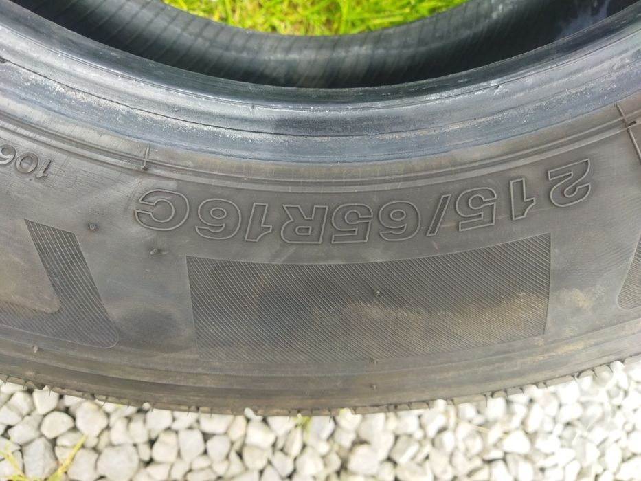 Бусови гуми 215/65/16C Дот 2022 и 2016 Firestone и Michelin