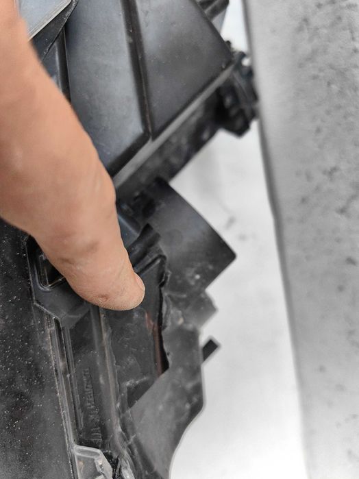 Оригинални  фарове Ляв Десен  Тойота  Toyota Hilux 2018