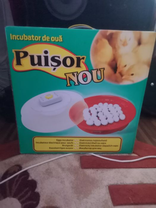 Incubator pentru 70 ouo