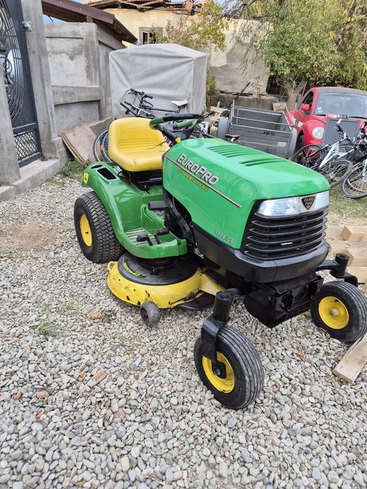 Tractoras de gazon John Deere in 2 pistoane 16cp