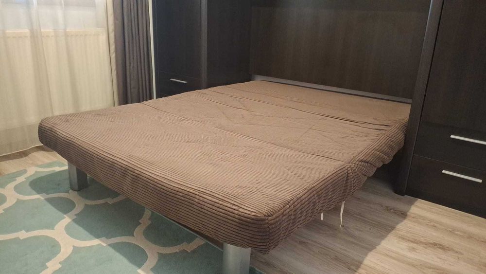 De vanzare canapea extensibila 140 x 190 cm