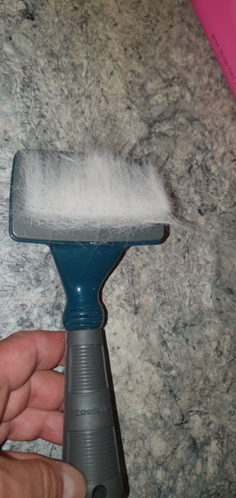 Perie animale caini/pisici, autocuratare cu buton, noua sigilata