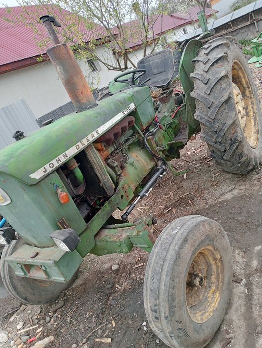 John Deere 2120  . 73 cai putere