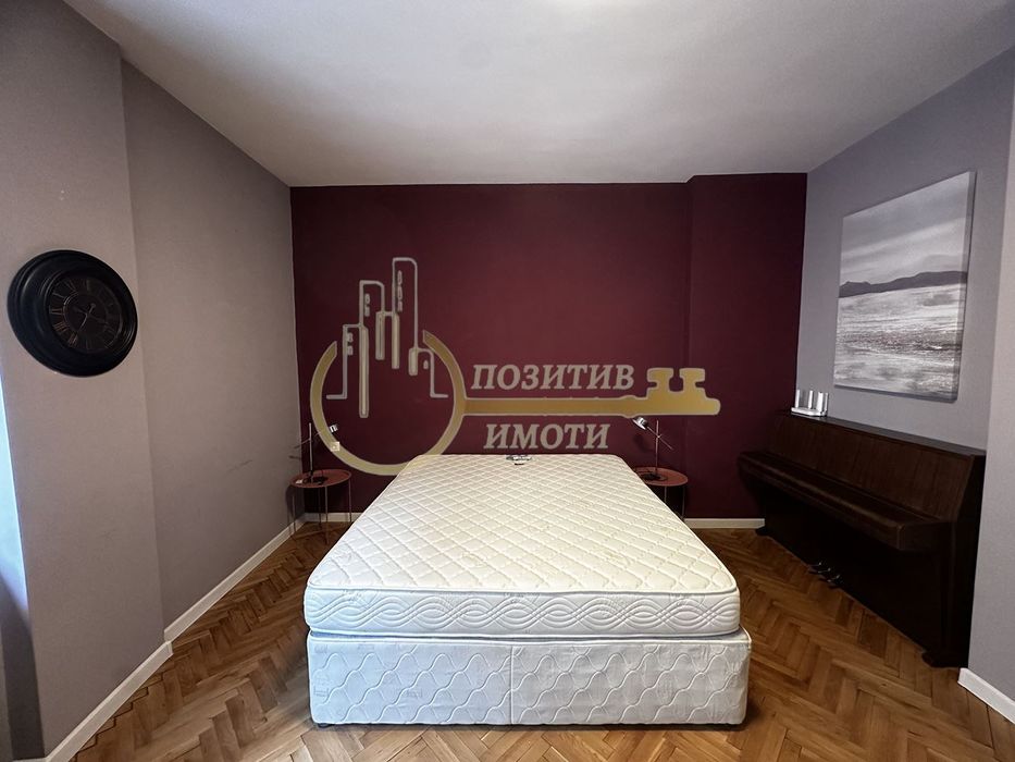 Дава се под наем Тристаен апартамент в София, Център - 120 кв.м за 947.58 € - Снимка #5