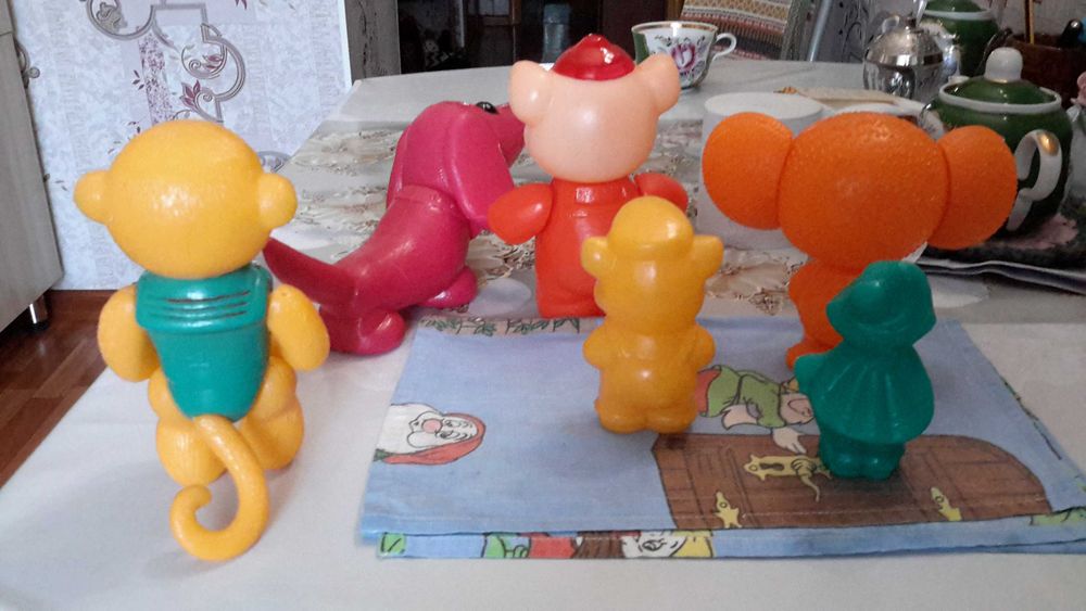 Продам чудиков советских 4 штуки.