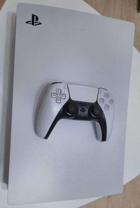 Vand PlayStation 5 + 1 Controller