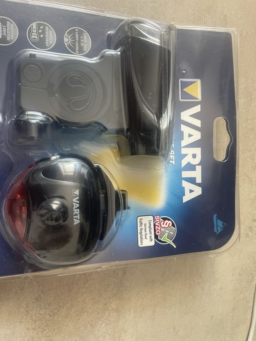 Set lampa led pentru bicicleta Varta 18803  3W si 4 accum Energizer